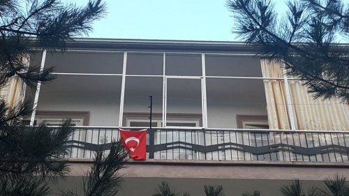 Cam Balkon Sinekliği