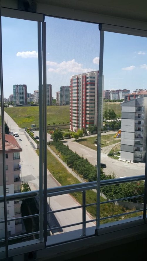 Cam Balkon Sinekliği